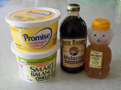 These are companions to Southern cornbread.  Take your choice.