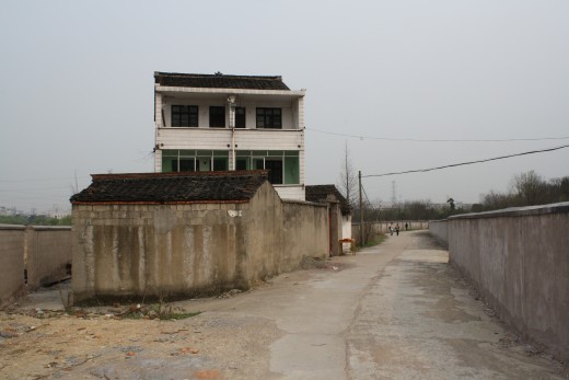 Lone house on the roadway