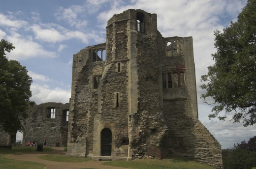 Remains Of The Front Tower Of Newark Castle by Tancread