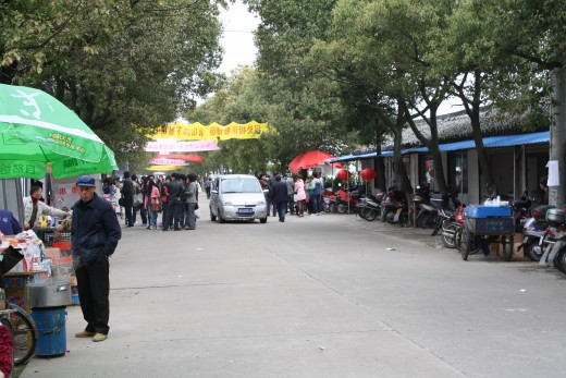 The street markets at the entrance