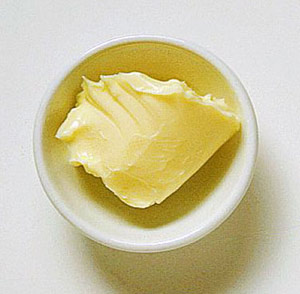 Margarine contains hydrogenated vegetable oil