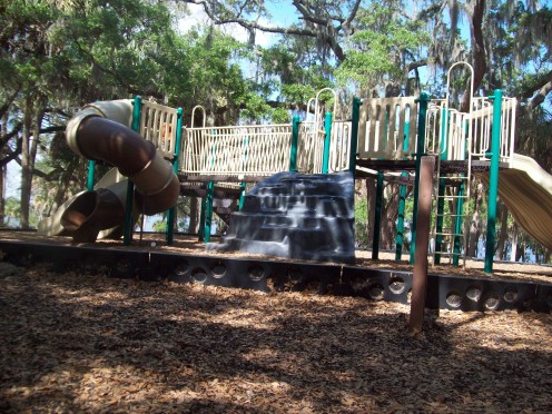 Philippe Park offers 3 playgrounds for the kids. (Photo by cvanthul)