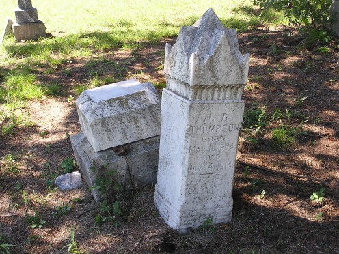Cottonwood Cemetery, Texas. The top has fallen off the base of this marker.