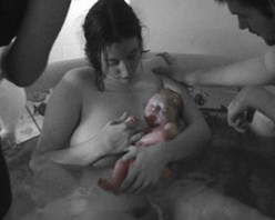 Birthing Option : Feeling at Ease With Water Birth Technique Plus Amazing Videos