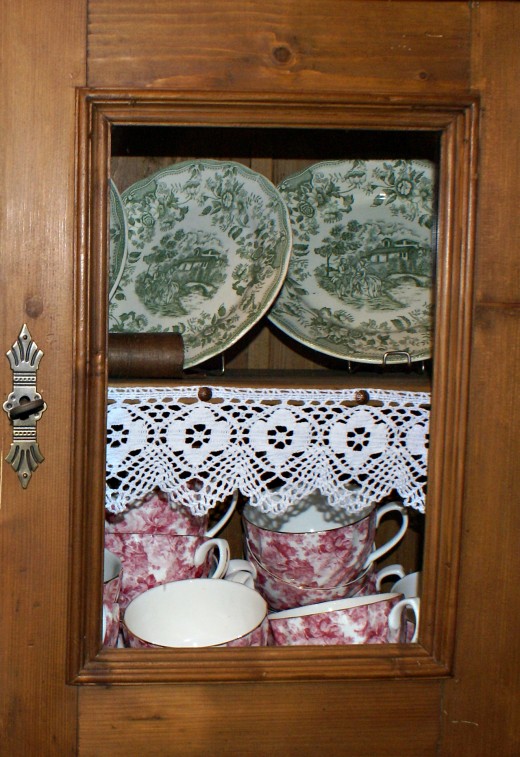 Kitchen Cabinet Refacing can give your kitchen a face-lift.