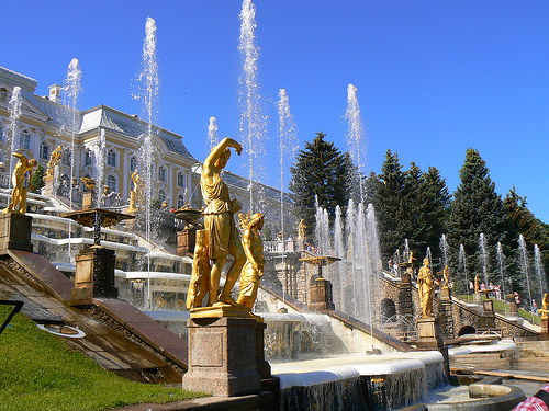 Grand Cascade, Peterhof. Photo by BBM Explorer.