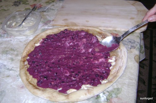 Dessert Pizza - Applying Fruit Preparation
