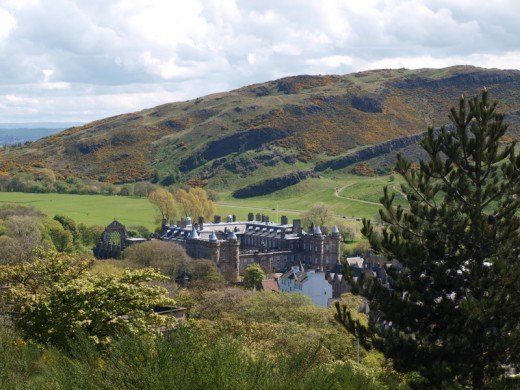 Oops, first we have to go down to the Queen's Castle, then up to Arthur's Seat... hmmm.