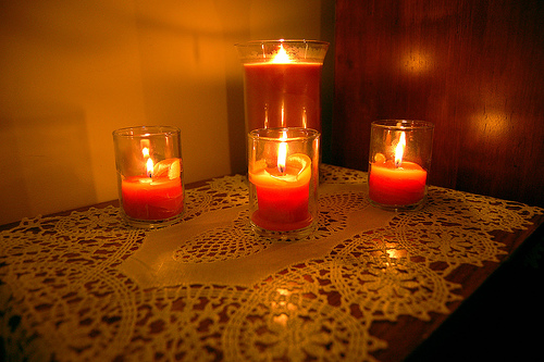 Feng shui bedroom romance is more enhanced with candles. photo: lynda@dwc @flickr