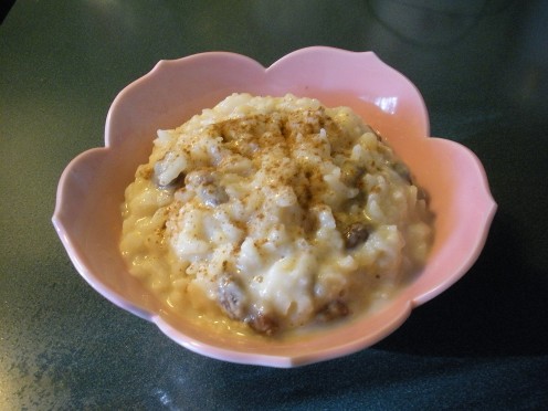 Creamy rice pudding, which I did with the raisins option. I sprinkled cinnamon on top as well. 