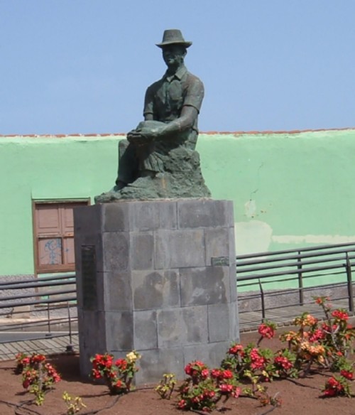Statue in Punta del Hidalgo