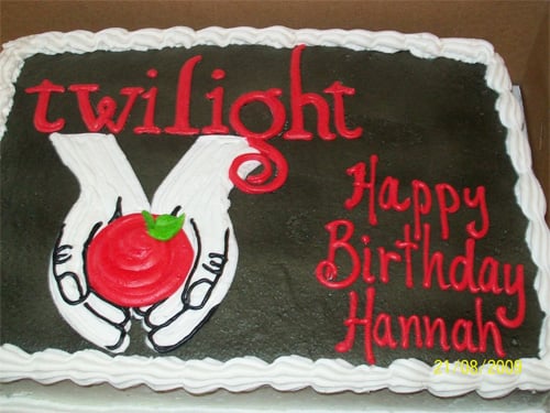 Source:  http://twilightguide.com/tg/2010/01/04/twilight-inspired-cakes-9/