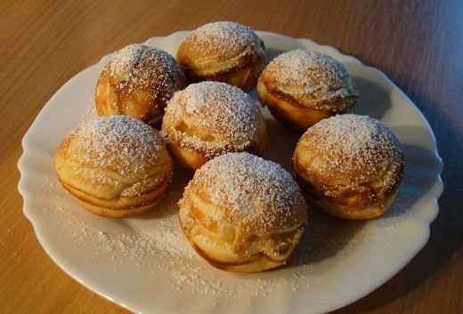 some with powdered sugar