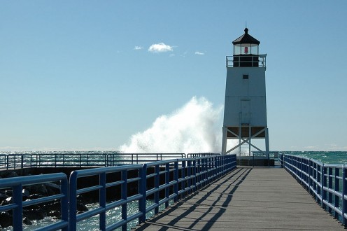 Photo by abarndweller via Wikimedia Commons