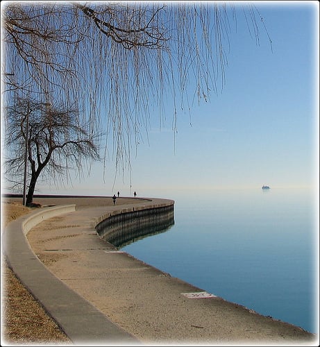 Tranquil Shore of Lake Michigan Right in the City - Photo: ClaudiaCastro,Flickr