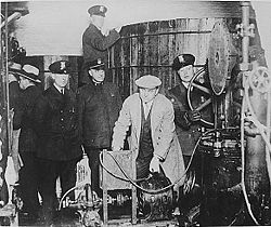 alcohol prohibition 1920 pictures