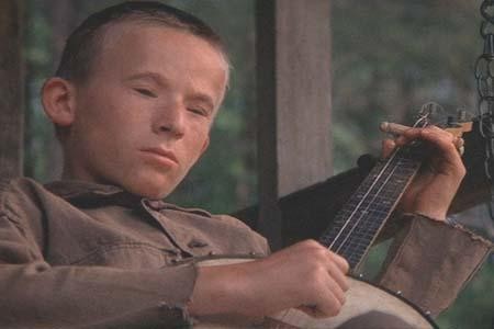 Billy Redden as Lonnie, the dueling banjoist.