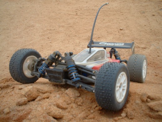 Team Associated RC18B