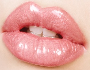 Plump thin lips