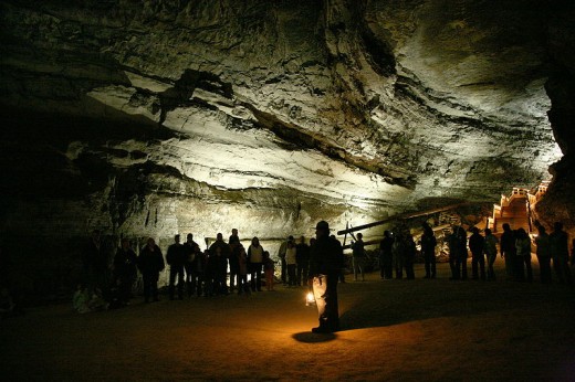  National Park Rangers giving guided tours. Courtesy http://upload.wikimedia.org/wikipedia/commons/6/61/Mammoth_Cave_tour.jpg 