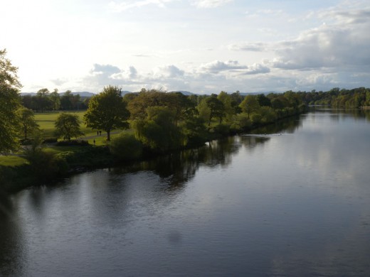Perth river - What can a person say? On one side of the bridge was the park and behind us the city.
