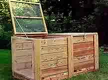Outdoor compost bin