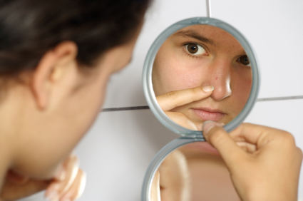 Learning how to get rid of blackheads is only one part of the puzzle.  How do we stop them to begin with?