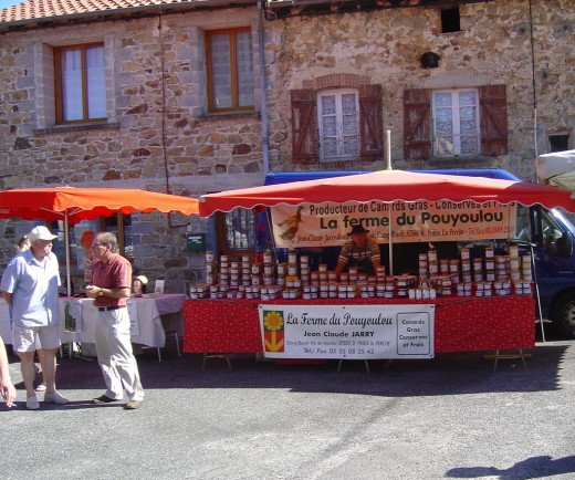 Many local producers bring their wares. 