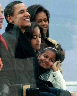 US President Obama and his family (Photo courtesy of http://www.accesshollywood.com/)