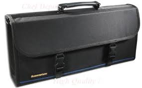 Portable Storage containers such as a knife case or knife roll provide the ideal portable storage place. 