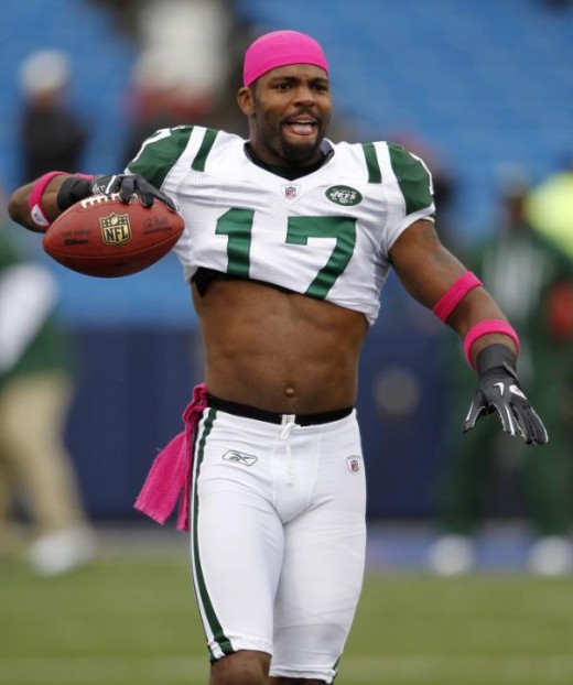 New York Jets wide receiver Braylon Edwards (17) before an NFL football game against the Buffalo Bills in Orchard Park, N.Y., Sunday, Oct. 3, 2010. (AP Photo/Mike Groll)