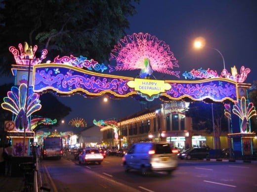 Deepavali (DIWALI)at Little India, Singapore (Photo taken by Sengkang in Oct 2006.)