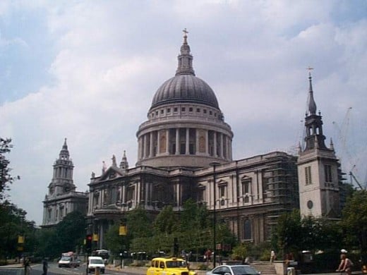 Sir Christopher Wren designed and built St. Paul's Cathedral in London