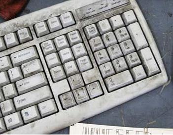 computer keyboard cleaning before