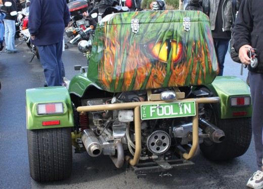 The green dragon motor bike, the rear end no 'foolin'