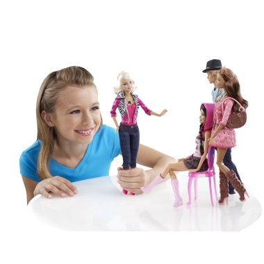 Little Girls can captures Barbie in video - Best gift for Girls 2012