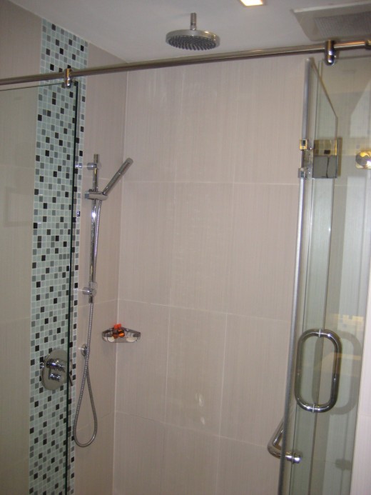 Shower stall with rain shower head