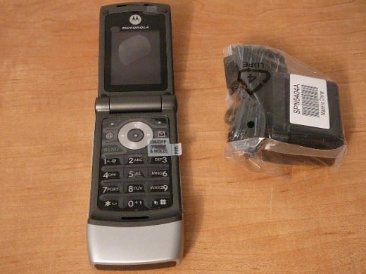 Motorola W376 Bluetooth phone from Tracfone.