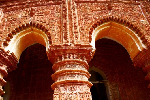 Decorated pillar & arch of Ramchandra temple