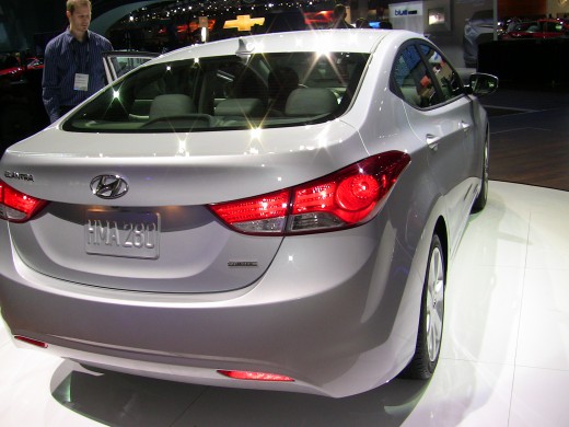 The Elantra's flowing lines create an appealing rear view.