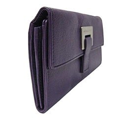 Michael Kors Wallet - Luxury Accessory at their finest.