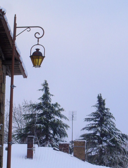 Christmassy roof tops in Videix