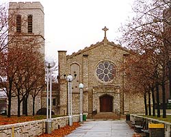 (michigan.org) The Mariners Church of Detroit (note bell tower) 