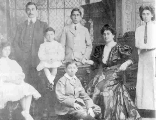 The Marks family: (L to R) Fanny Beatrice (Dolly); Louis (YLL); Philip; Joseph; Theodore (on floor); Bertha; Gertrude (Girlie/Gai). Image Sammy Marks Museum