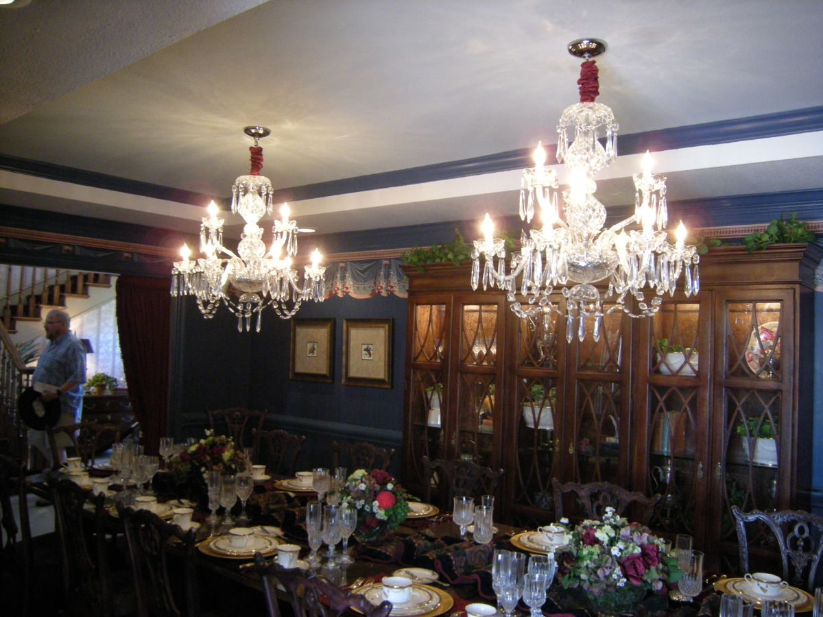 Chandeliers in the dining room