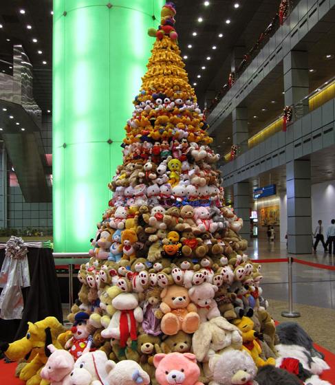Stuffed toys Christmas tree