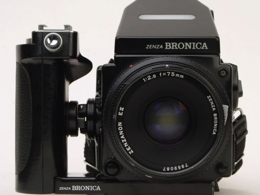 Bronica ETRSi Medium Format Film Camera