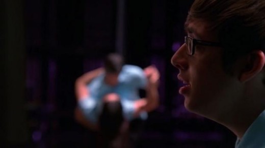 Artie singing "Dream a Little Dream" with Mika and Tina dancing in the background.