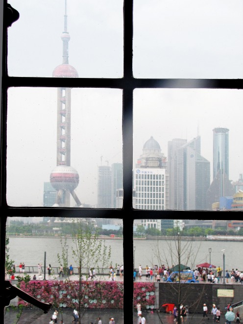 Resto window Bund Harbor view