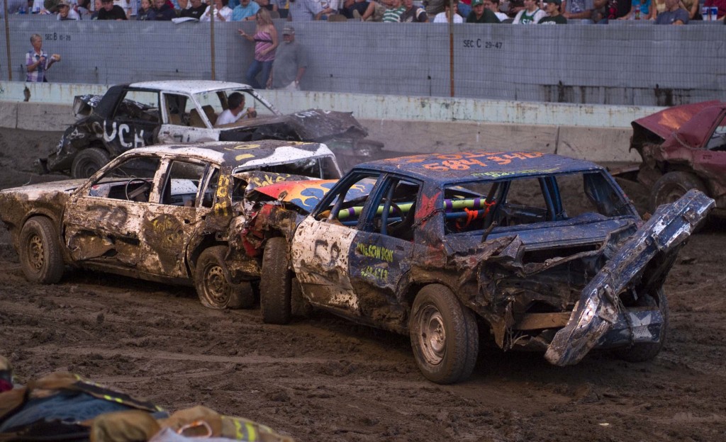 demolition derby crash racing